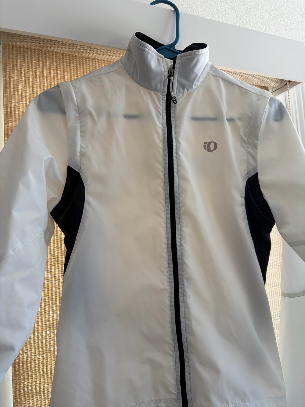 Pearl Izumi White and Black Women’s Utility Cycling Jacket - Picture 2 of 5